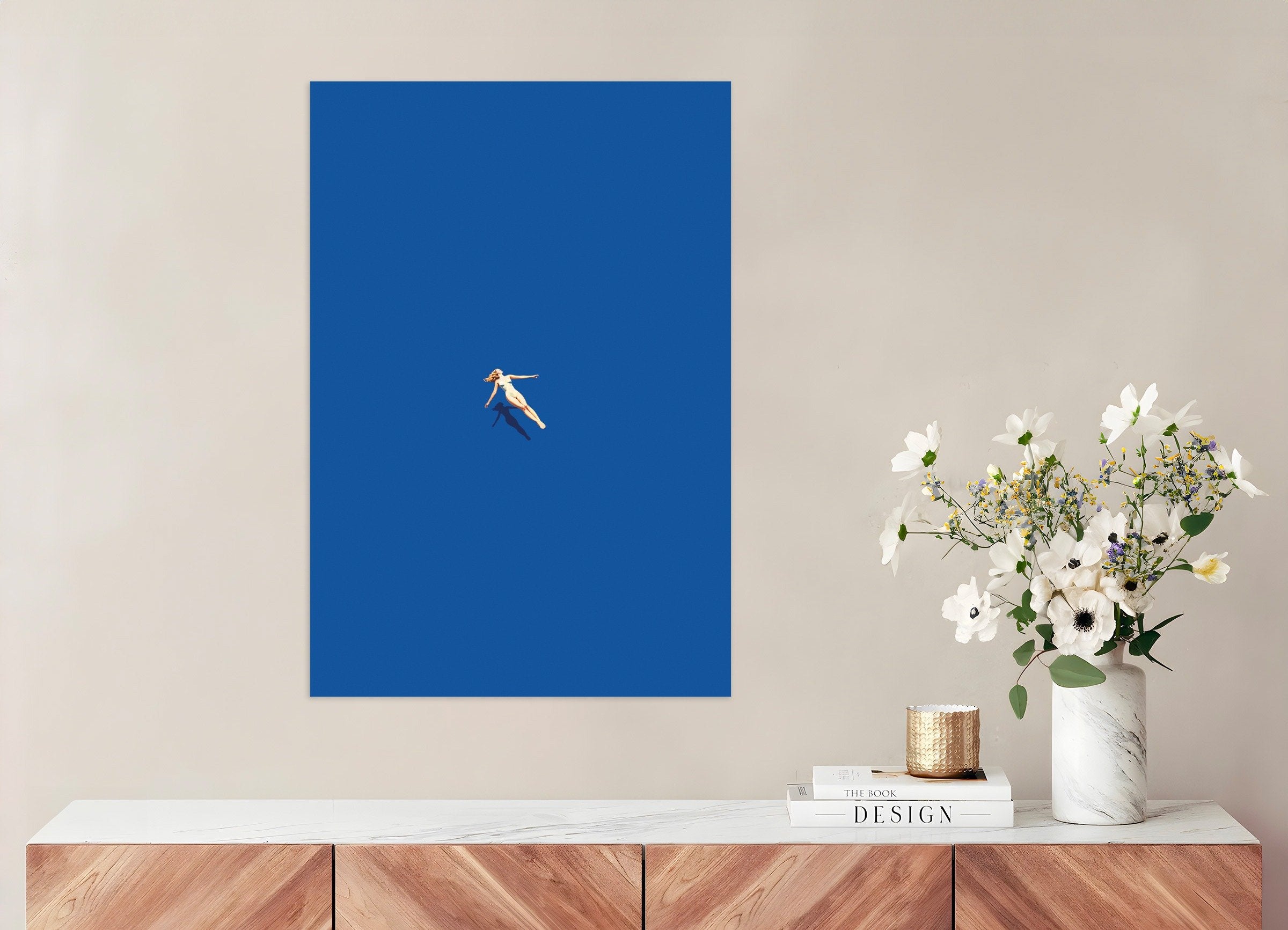 Frau schwebt auf Wasser, SPA-Poster