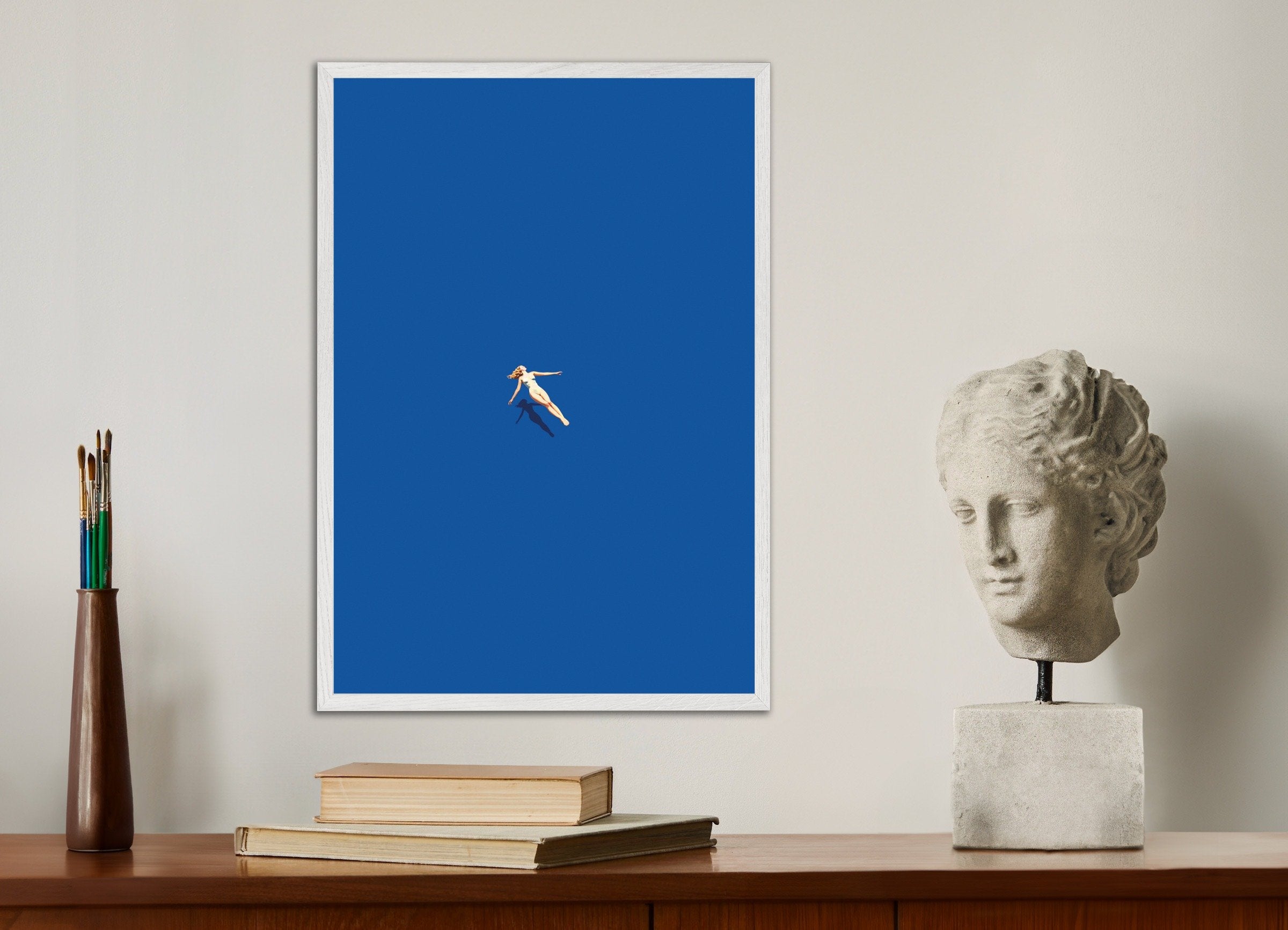 Frau schwebt auf Wasser, SPA-Poster