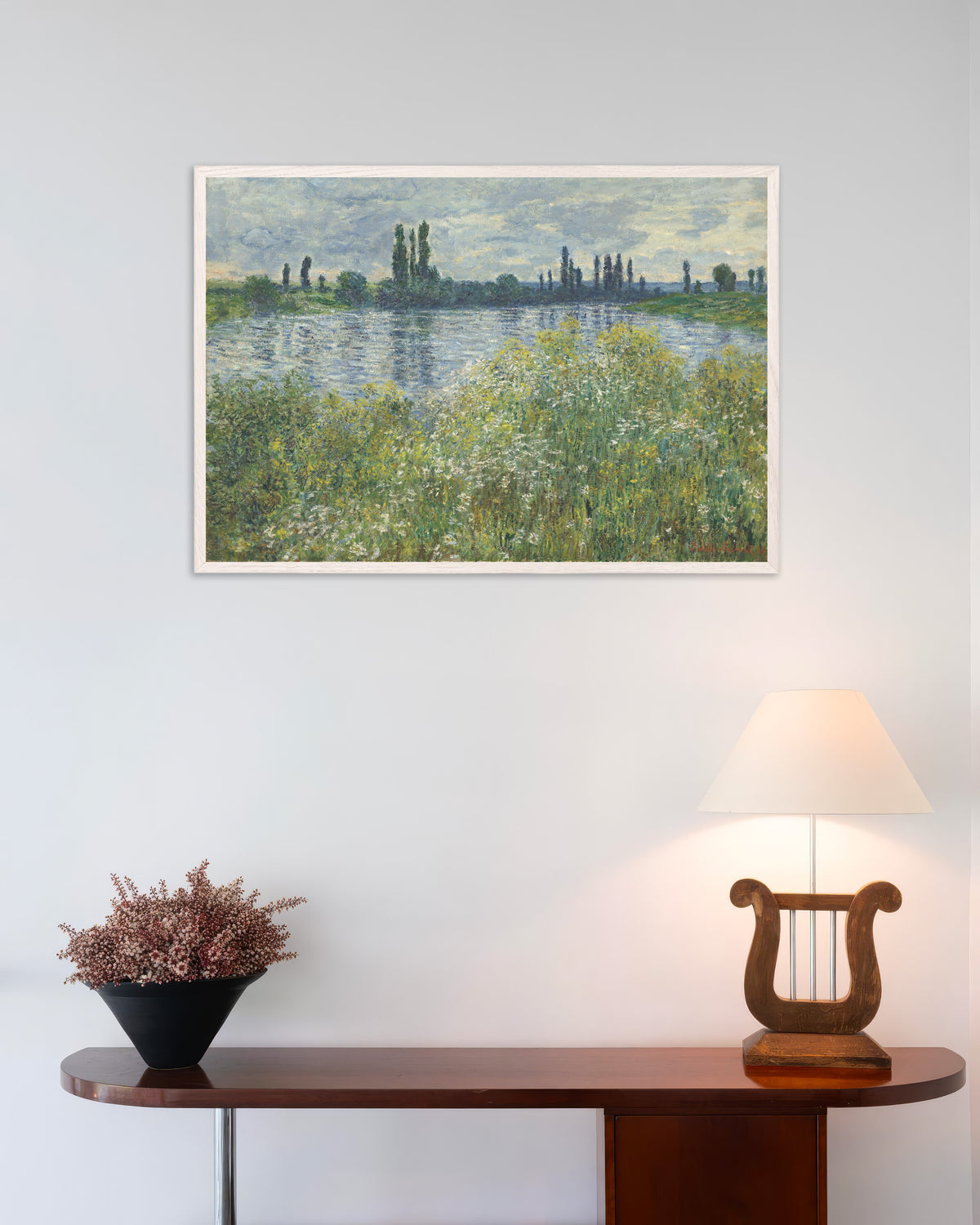 Poster Rive della Senna a Vétheuil (1880) di Claude Monet con cornice in legno bianco