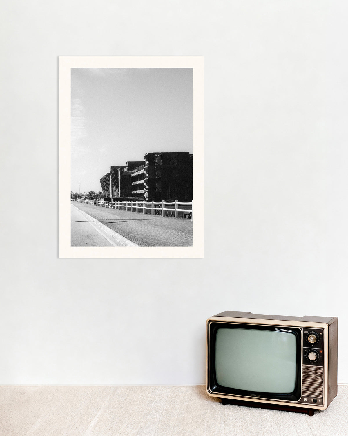Poster „Betonruine am Straßenrand“