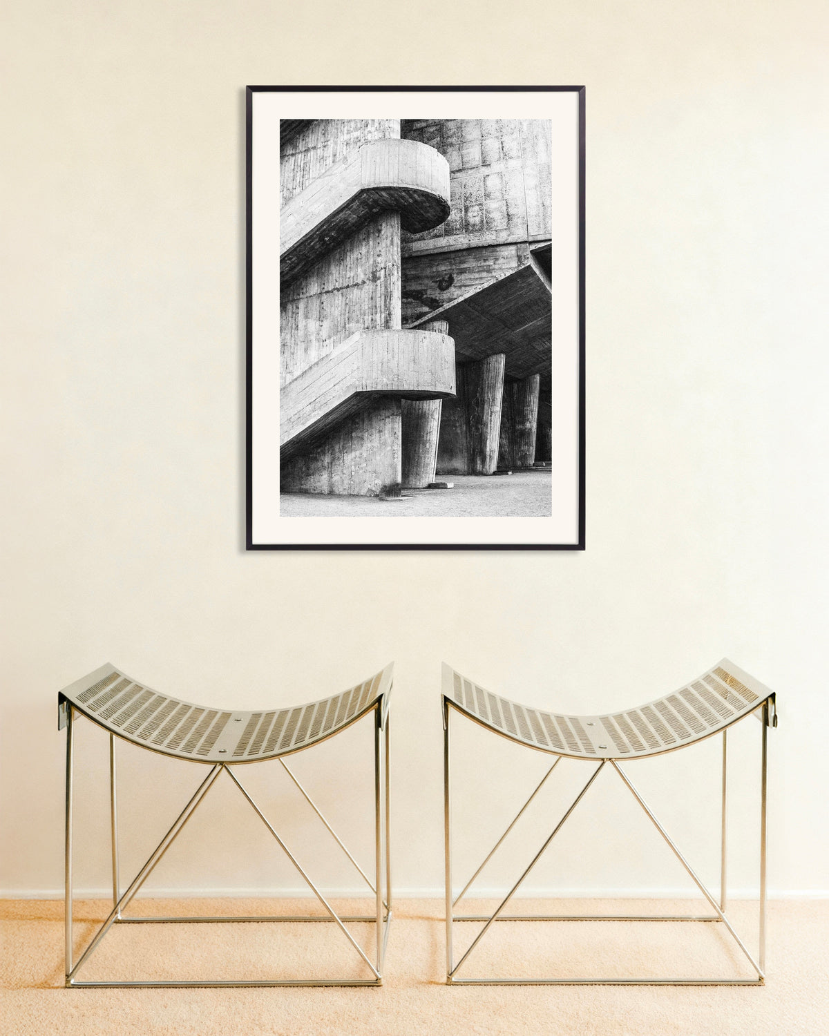Poster «Rampe curve e colonne in cemento», con cornice in metallo