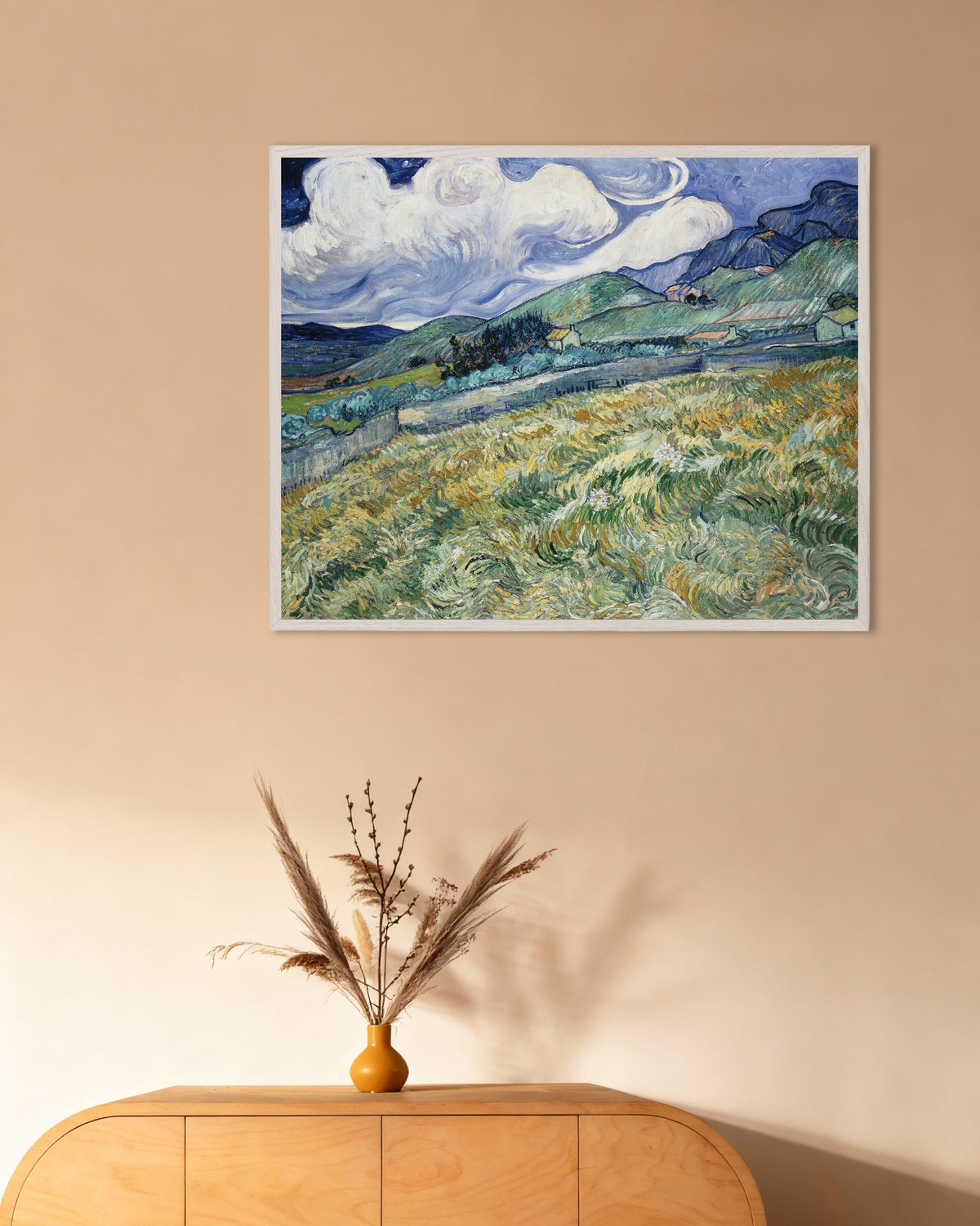 Poster de Paysage de Saint-Rémy (1889), Vincent van Gogh, avec un cadre en bois blanc