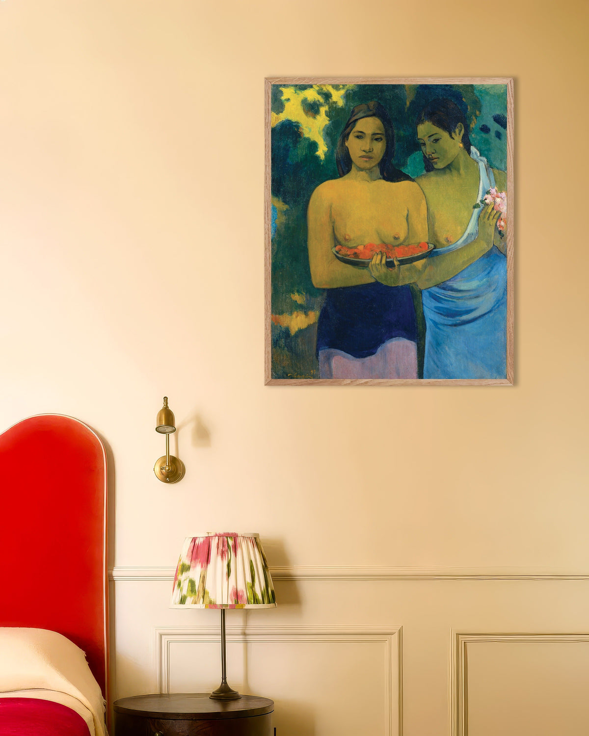 Poster Paul Gauguin, Due donne tahitiane, con cornice in legno naturale