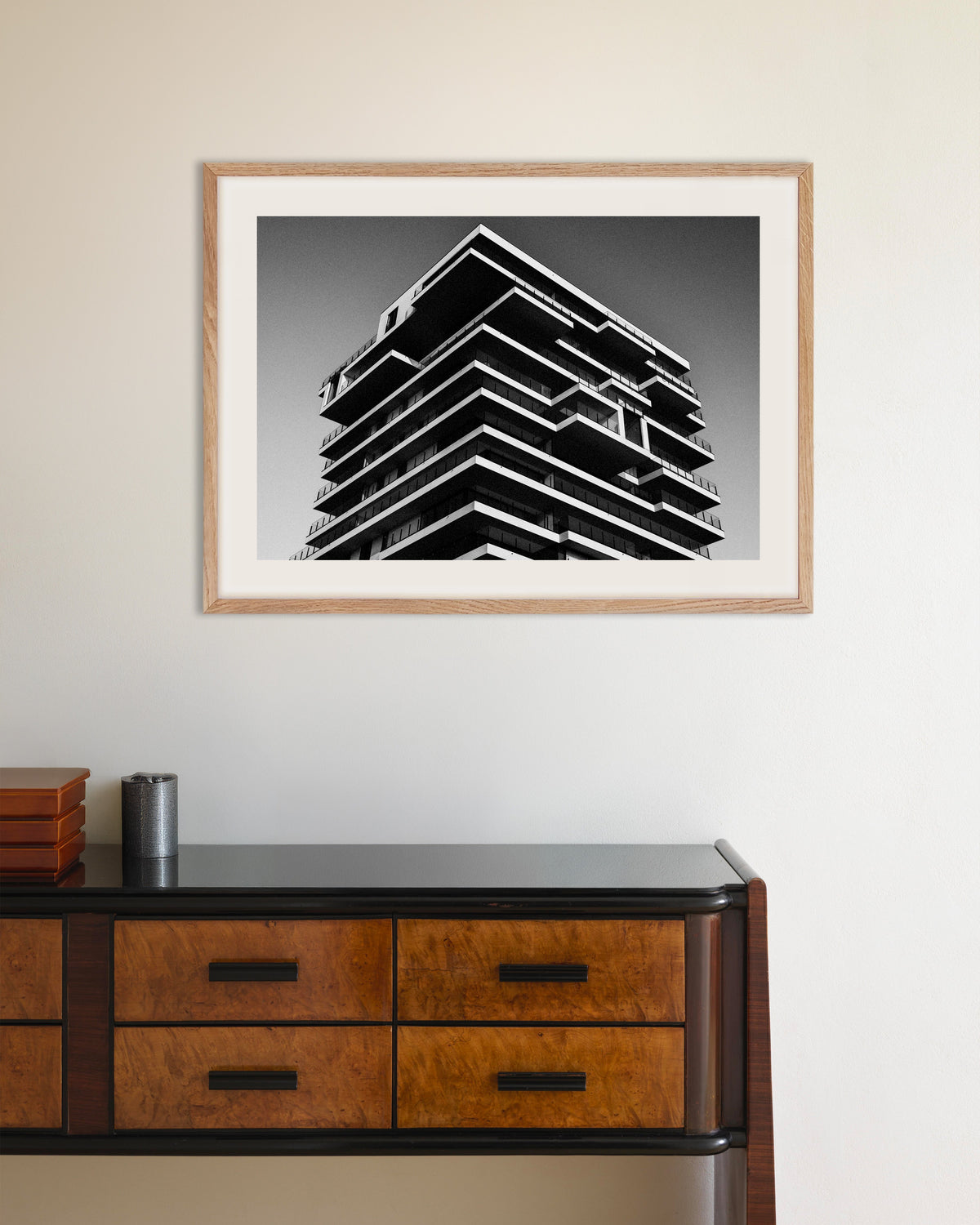 Poster «Torre di piani sovrapposti», con cornice in legno naturale