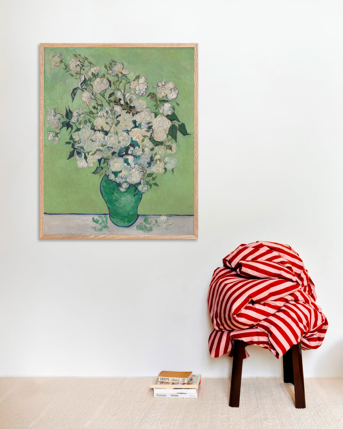 Poster de Vase de roses (1890) de Vincent van Gogh, avec un cadre en bois naturel