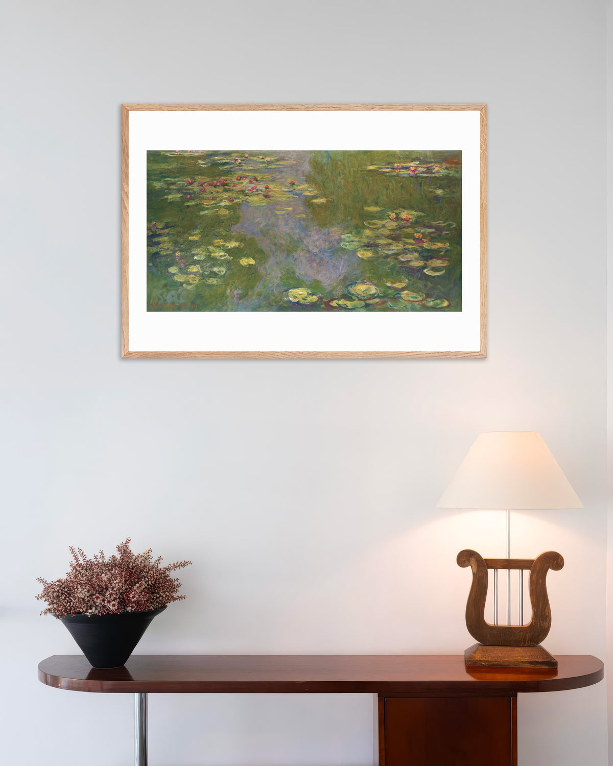 Poster Ninfee (1919) di Claude Monet con cornice in legno naturale