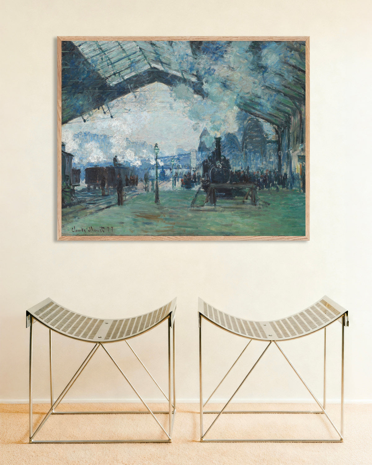 Poster Arrivo del treno dalla Normandia, Gare Saint-Lazare (1877) di Claude Monet con cornice in legno naturale