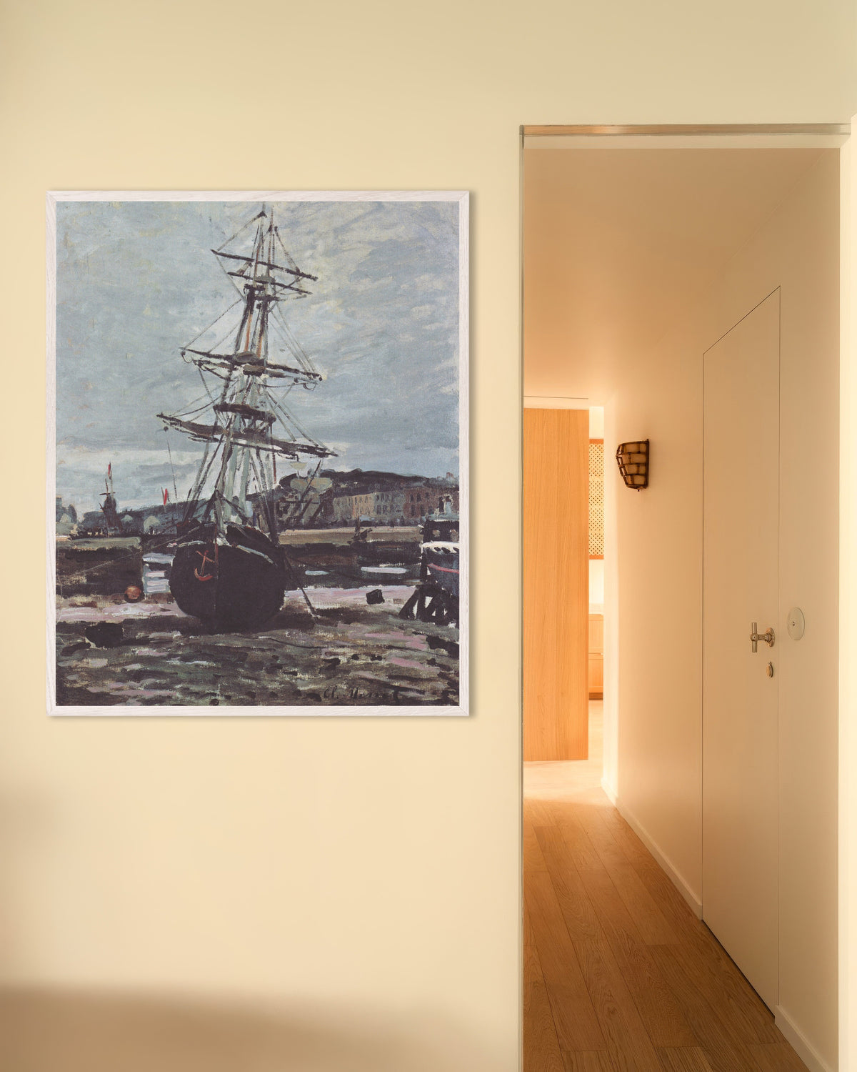Affiche Bateau échoué à Fécamp (1868) de Claude Monet, avec un cadre en bois blanc