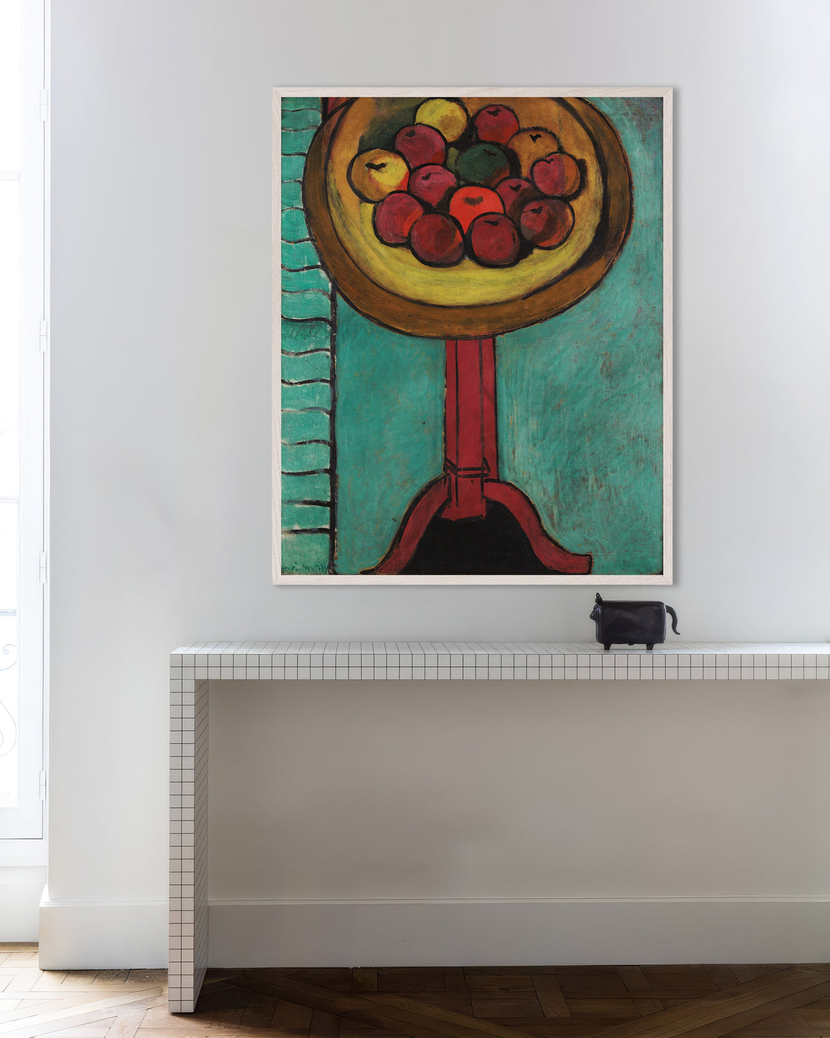 Poster de Bol de pommes sur une table (1916), Henri Matisse, avec cadre en bois blanc