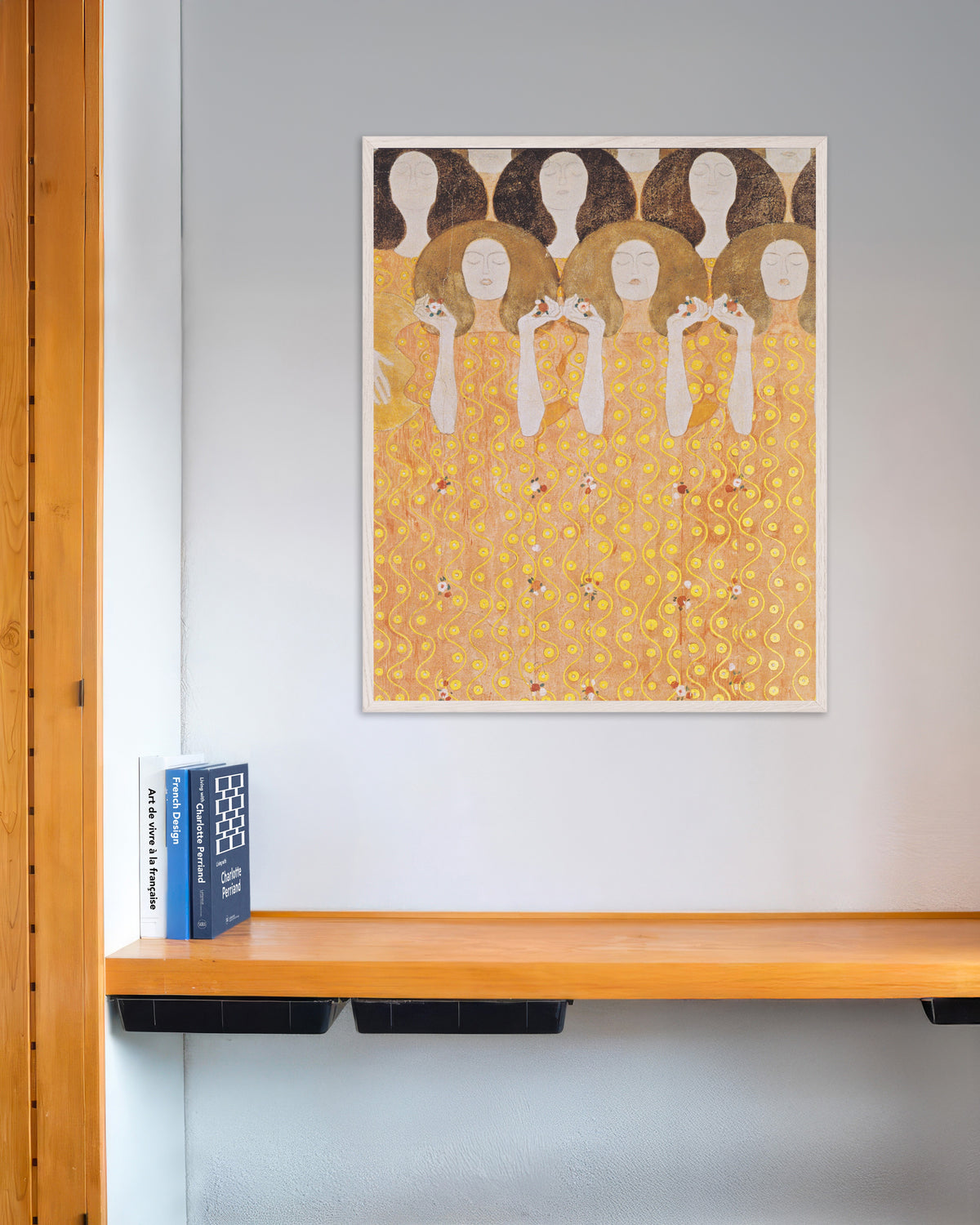 Poster Chor der Paradiesengel, Beethovenfries (1902) von Gustav Klimt mit weißem Holzrahmen