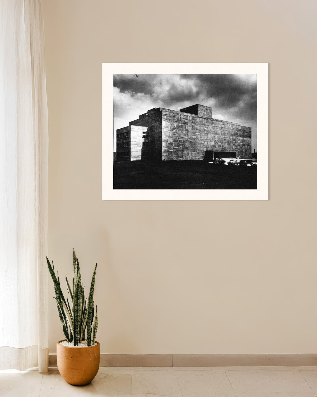 Poster „Betongebäude im Sturm“