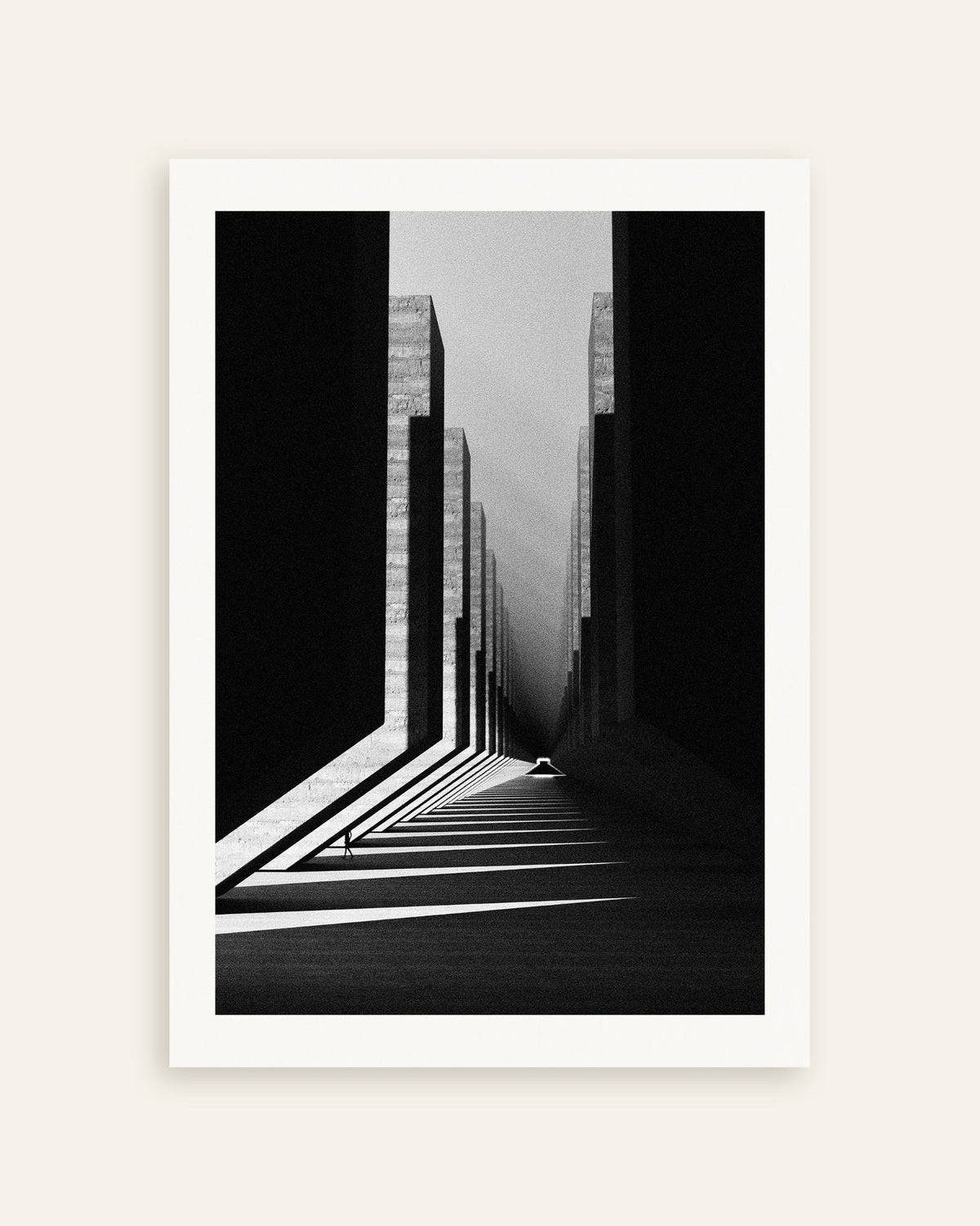 Poster «Corridoio di luce e cemento», miniatura