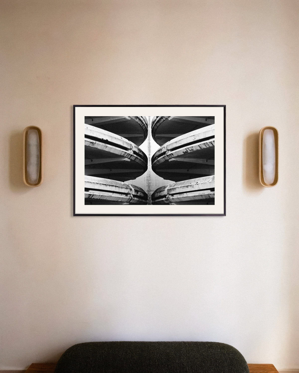Poster «Rampe di un parcheggio a specchio», con cornice in metallo
