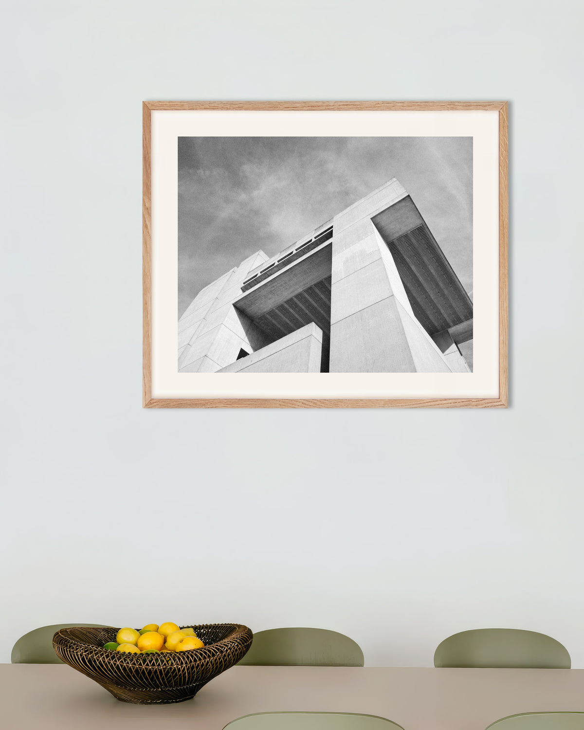 Poster «Blocco sporgente e persiane», con cornice in legno naturale