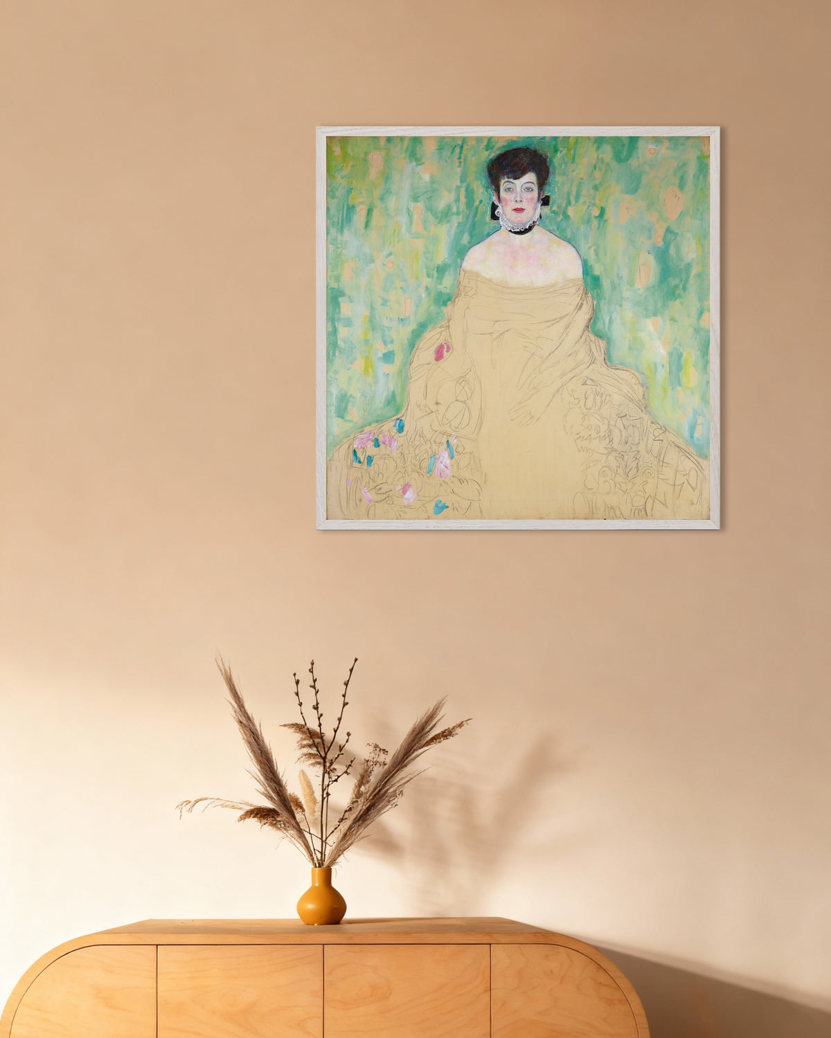Poster Ritratto di Amalie Zuckerkandl (1917) di Gustav Klimt con cornice in legno bianco
