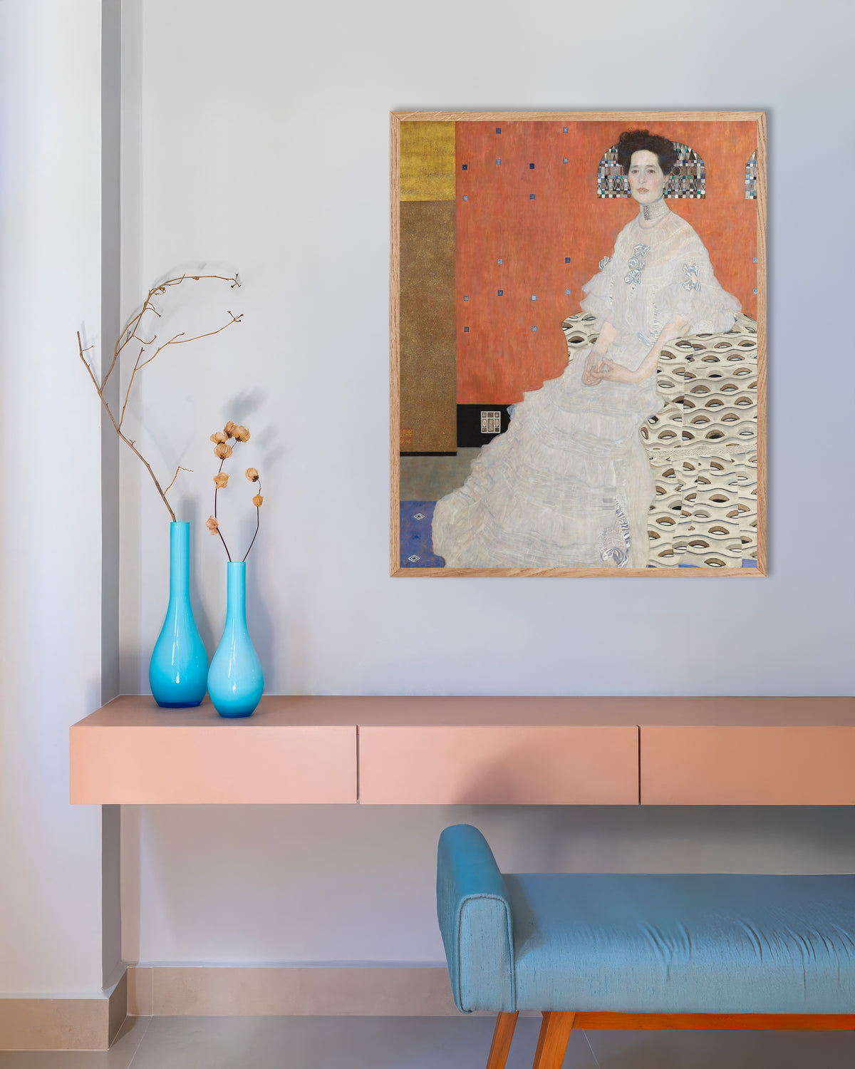 Poster Ritratto di Fritza Riedler (1906) di Gustav Klimt con cornice in legno naturale
