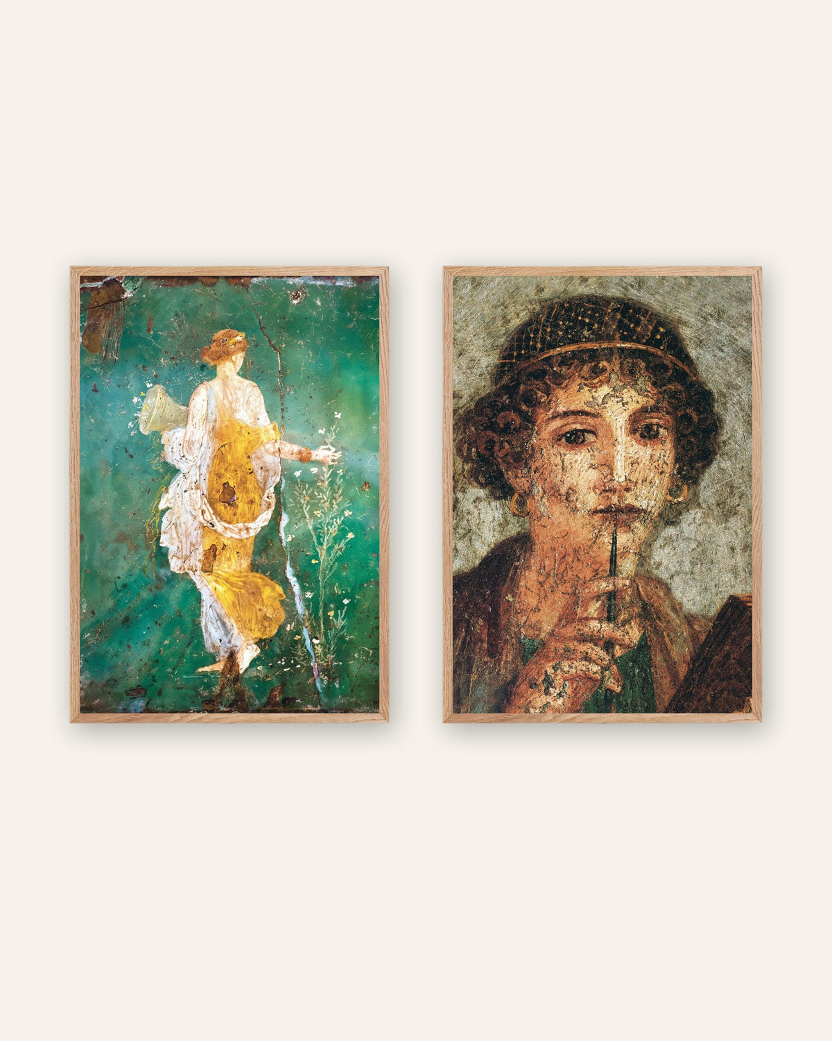 Lot de 2 affiches de fresques romaines, Flora et Sappho, cadres en bois naturel