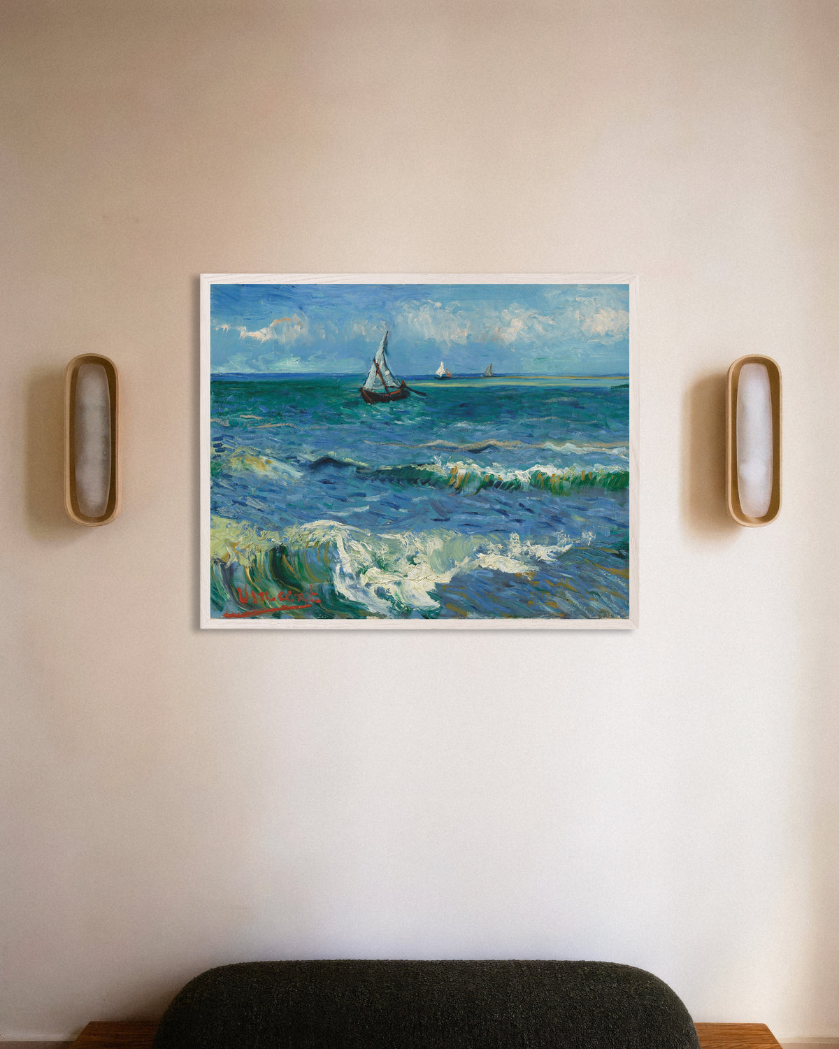 Poster di Paesaggio marino vicino a Les Saintes-Maries-de-la-Mer (1888) di Vincent van Gogh, con cornice in legno bianco