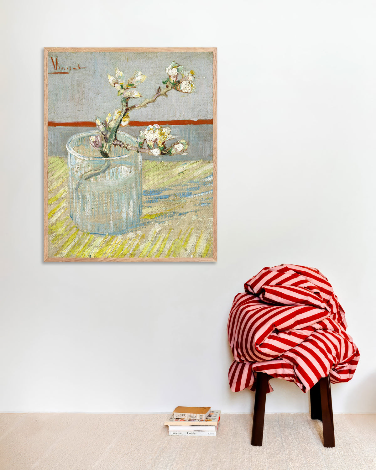 Poster Branche d’amandier en fleur dans un verre (1888), Vincent van Gogh, avec cadre en bois naturel