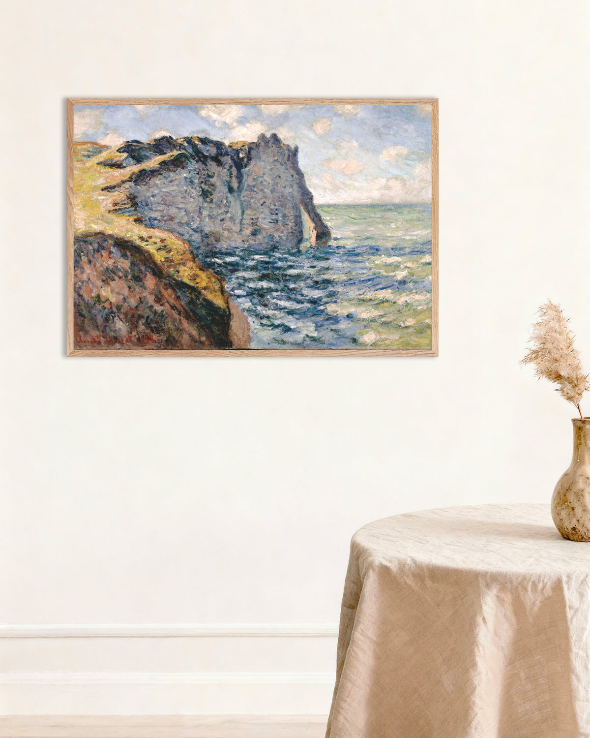 Affiche La Falaise d'Aval, Étretat (1885) de Claude Monet, avec un cadre en bois naturel