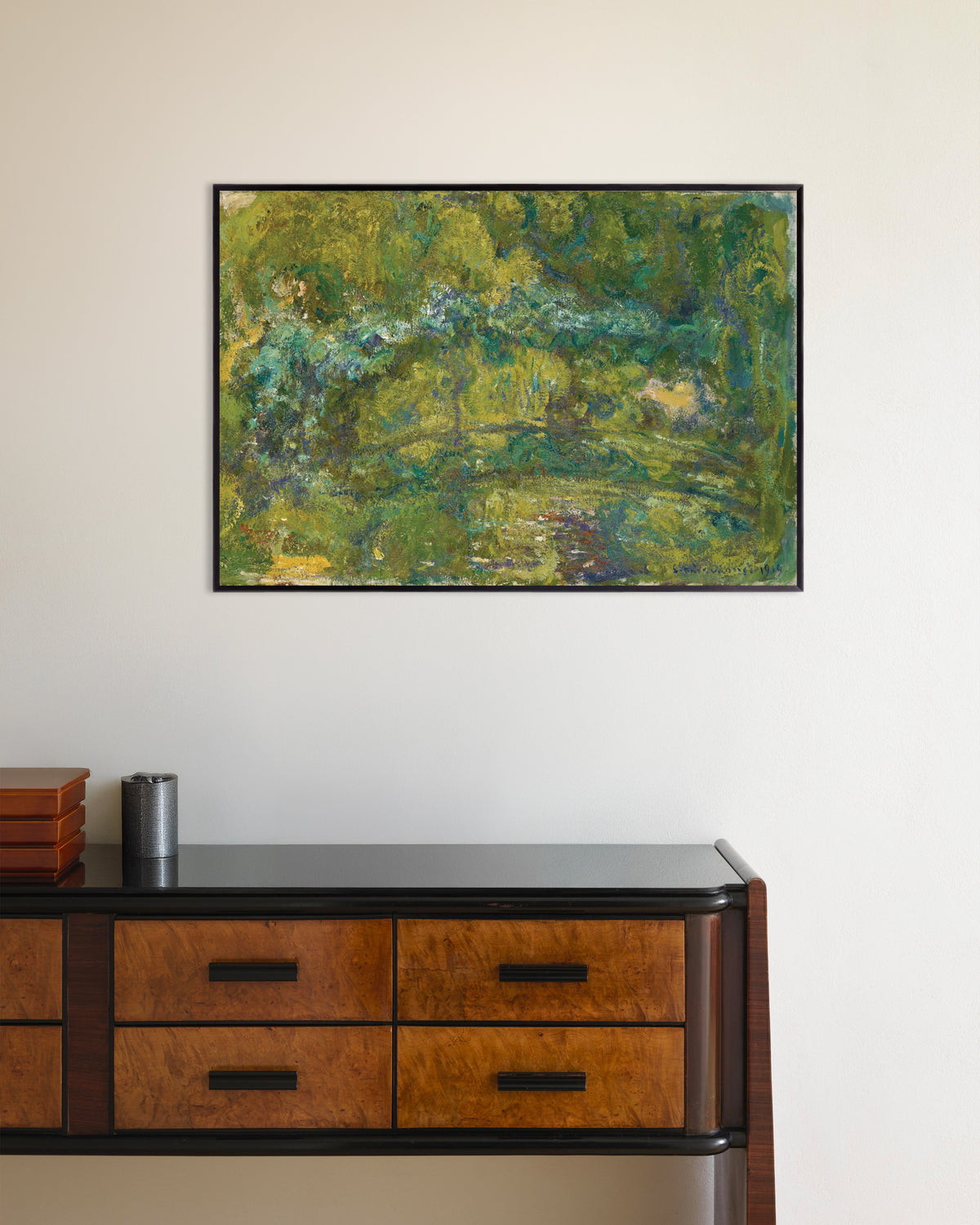 Poster La passerella sullo stagno delle ninfee (1919) di Claude Monet con cornice in metallo