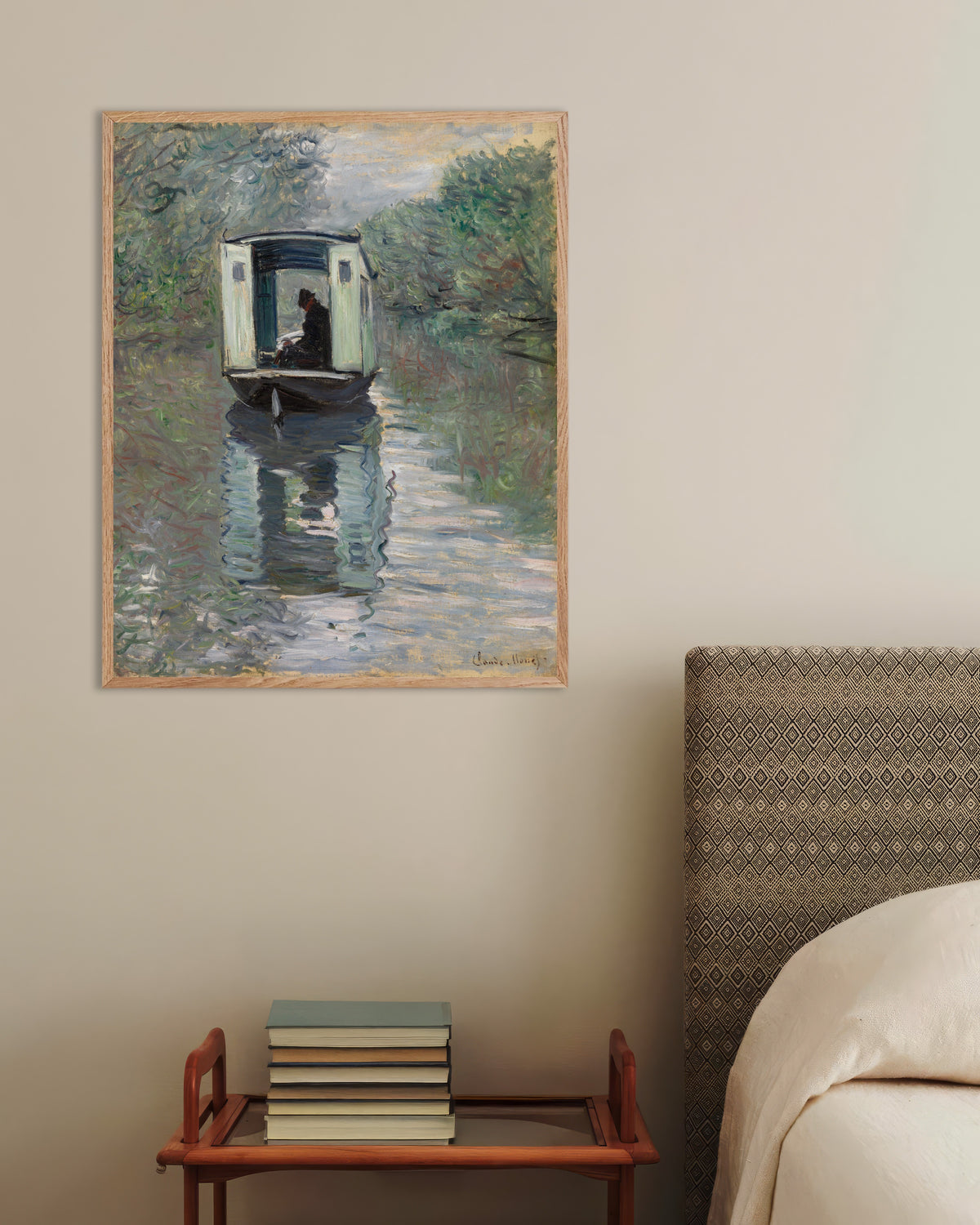 Poster La barca-atelier (1876) di Claude Monet con cornice in legno naturale