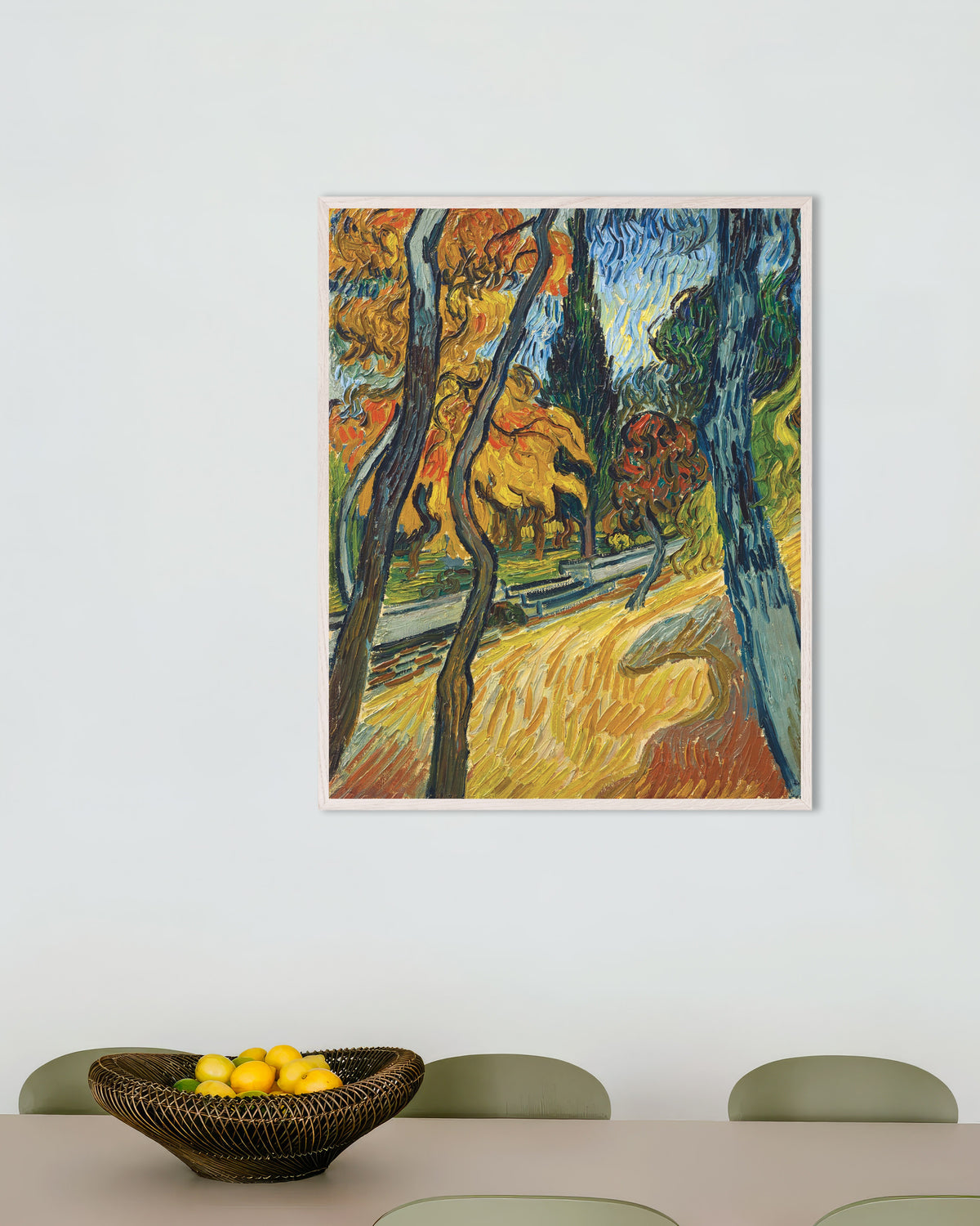 Poster Arbres dans le jardin de l’asile (1889) de Vincent van Gogh, avec cadre en bois blanc